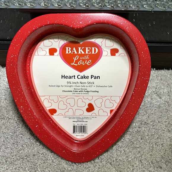 Valentine’s Day “Baked with Love” heart shaped cake pan! - Picture 2 of 4
